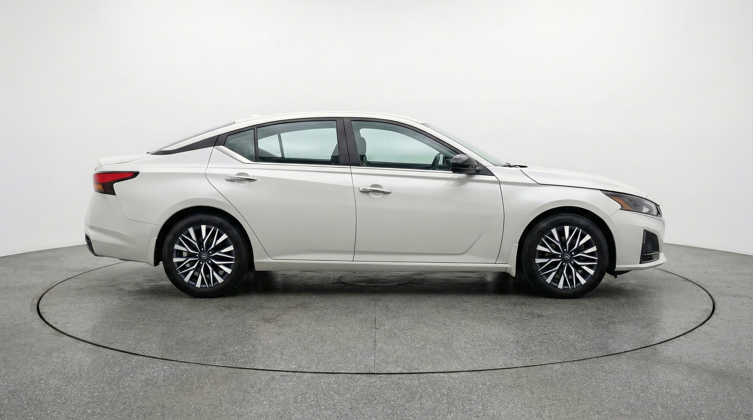 Thumbnail: 2025 Nissan Altima - 8