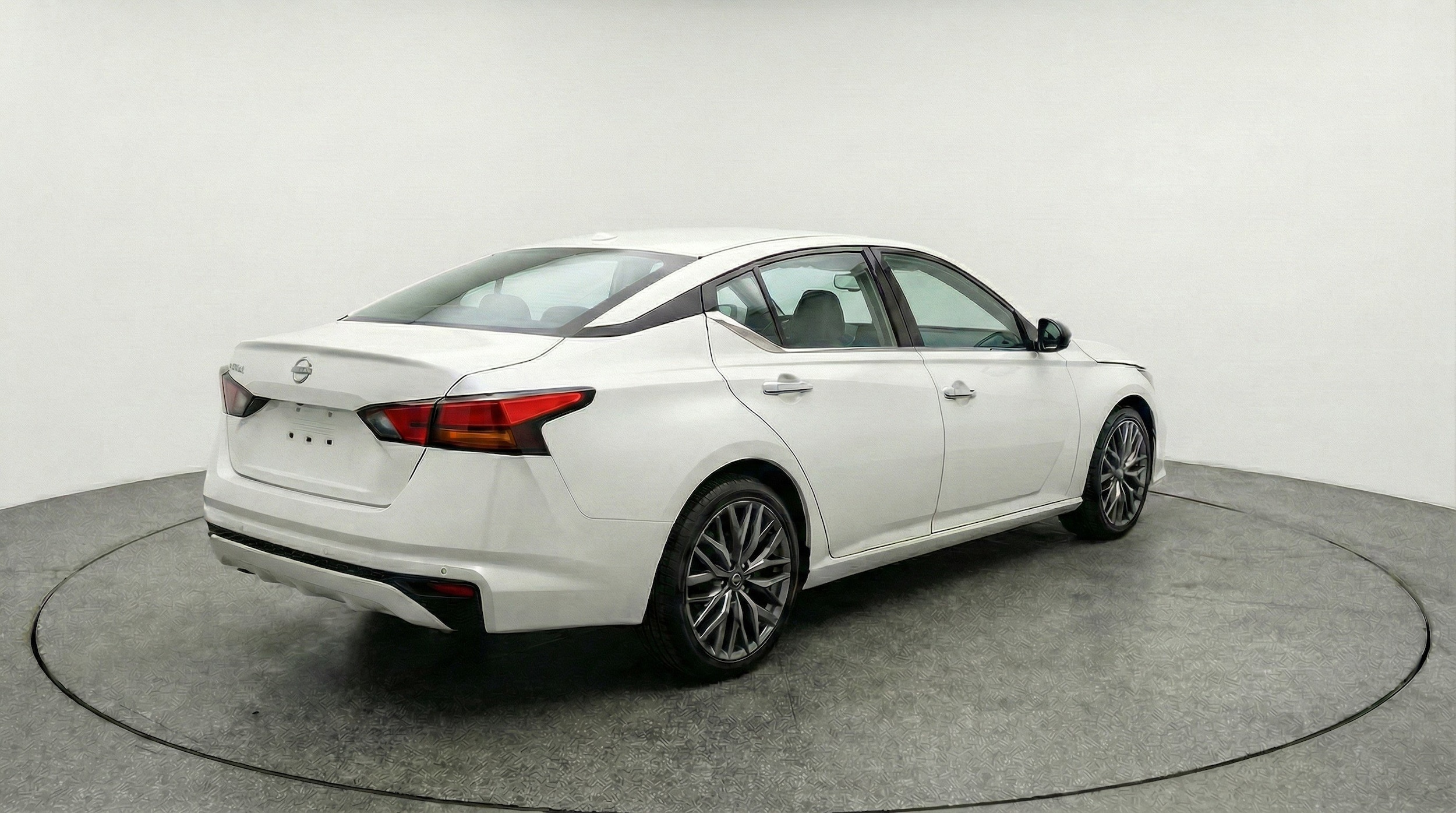 Thumbnail: 2025 Nissan Altima - 9