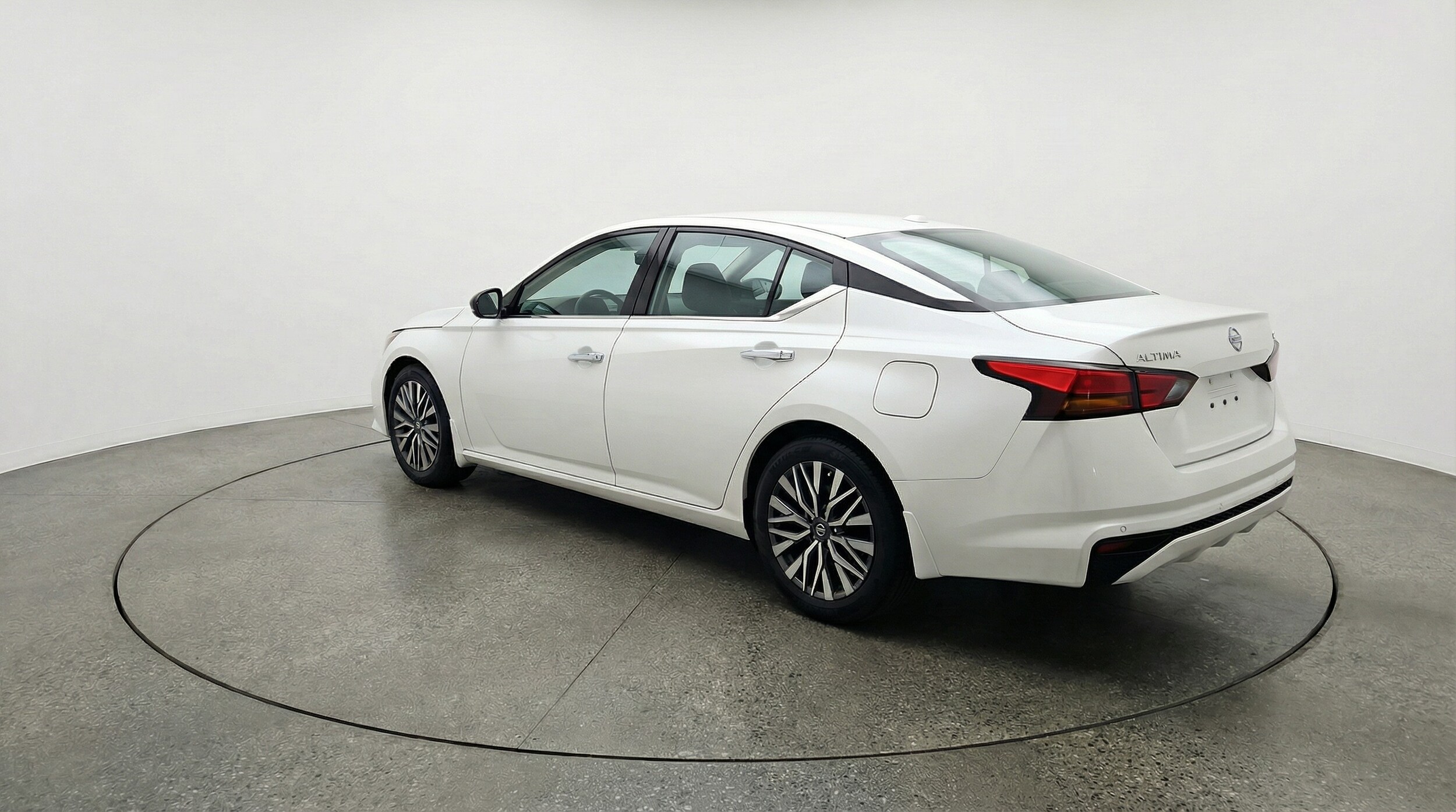 Thumbnail: 2025 Nissan Altima - 5