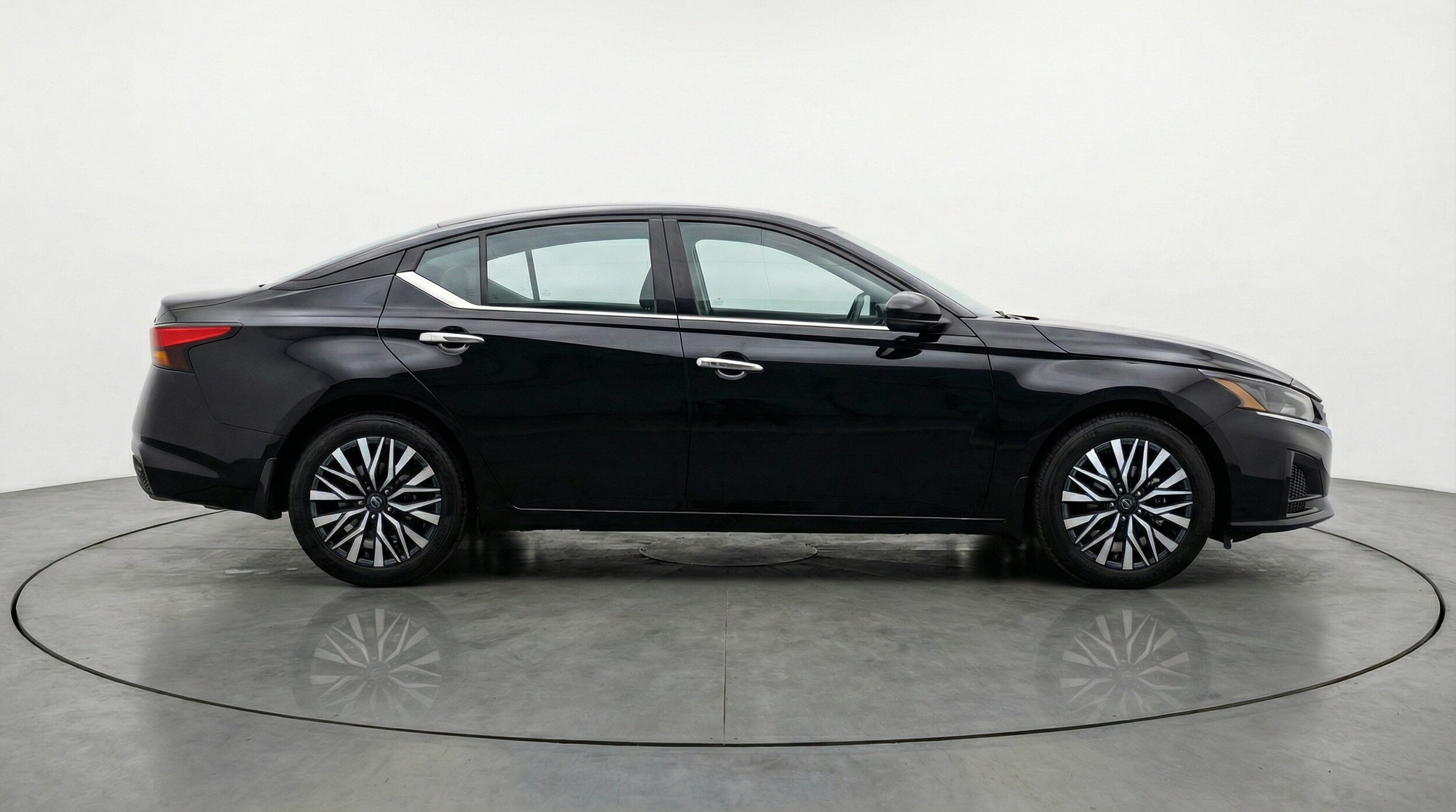 Thumbnail: 2025 Nissan Altima - 8