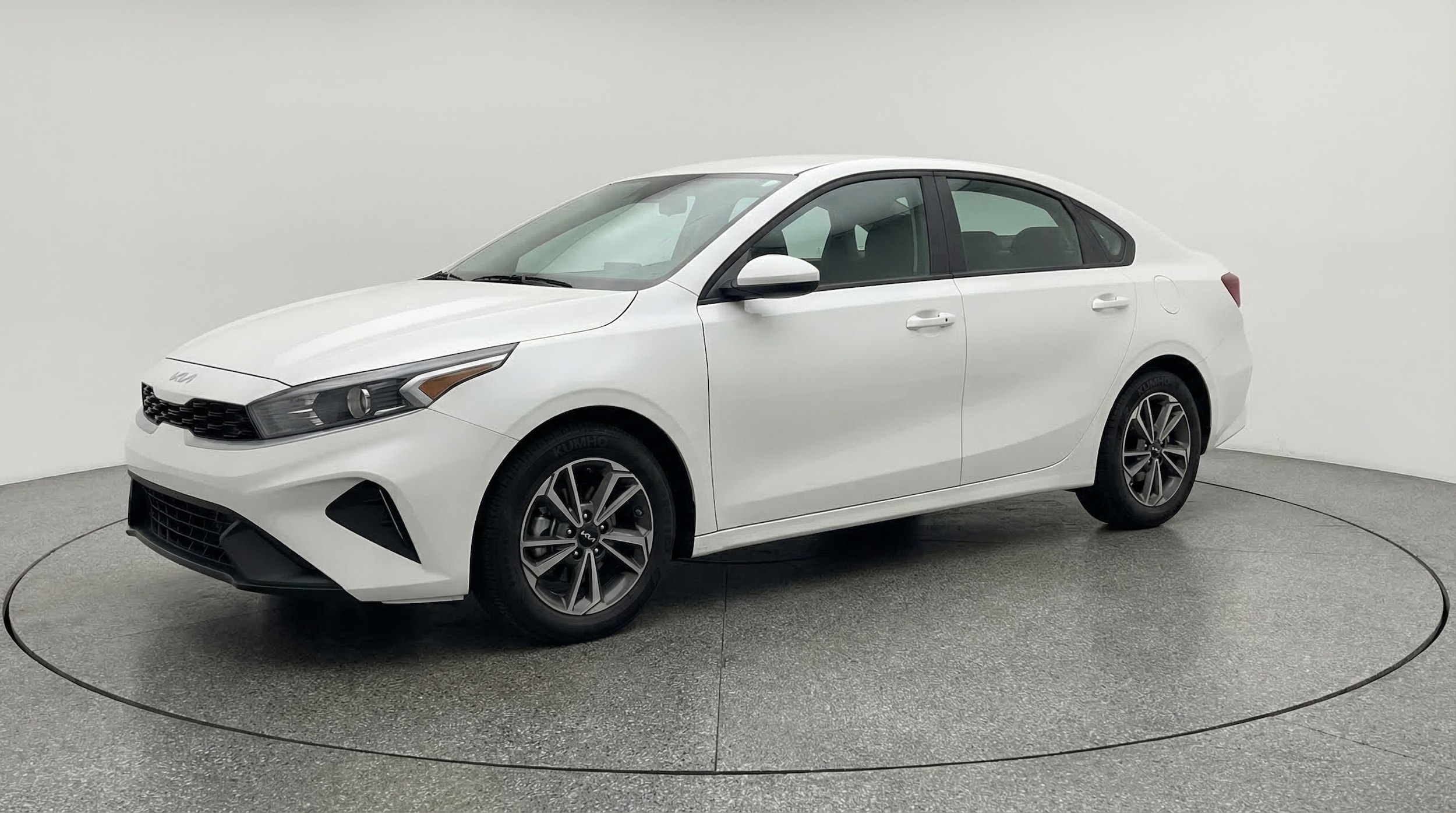 Thumbnail: 2024 Kia Forte - 3