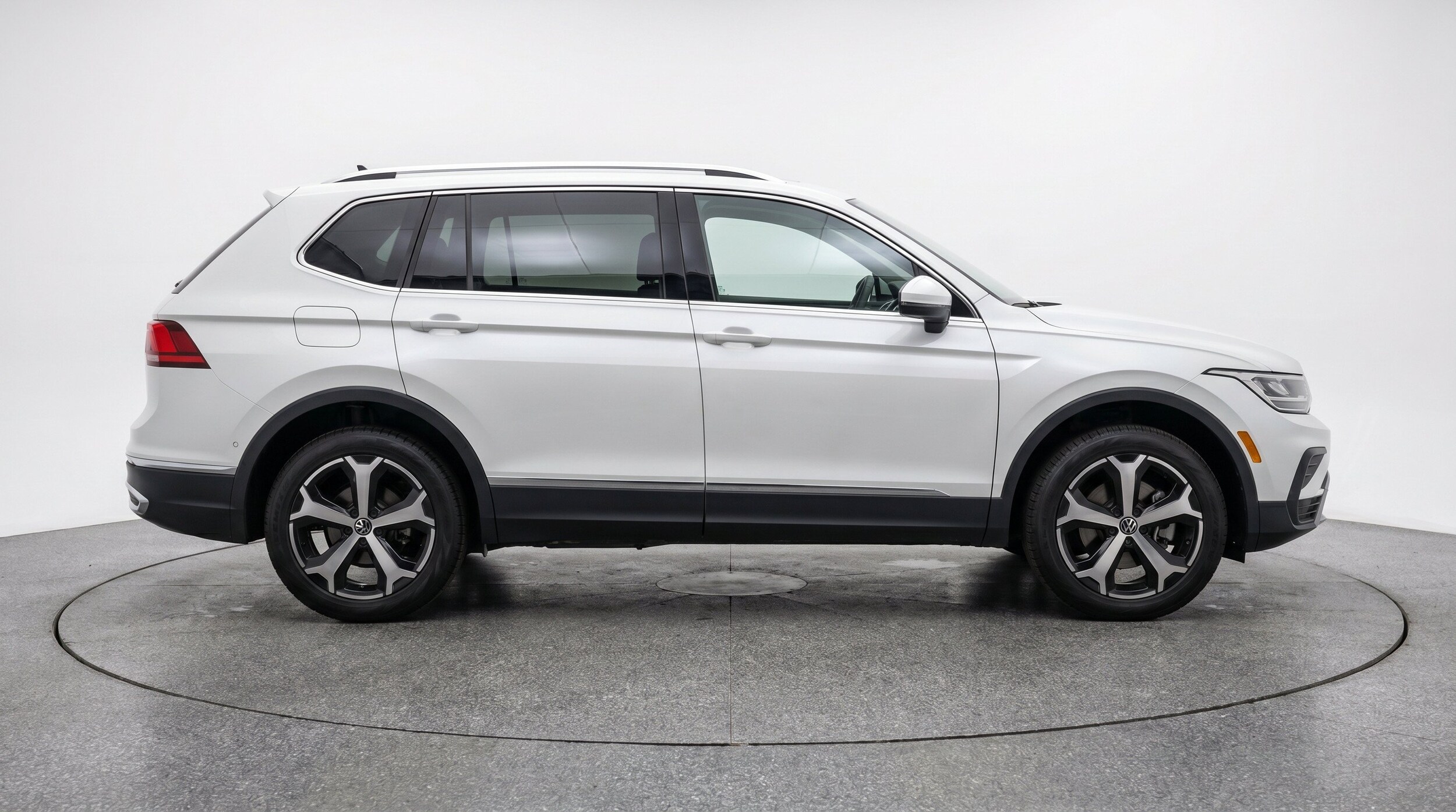 Thumbnail: 2026 Volkswagen Tiguan - 11