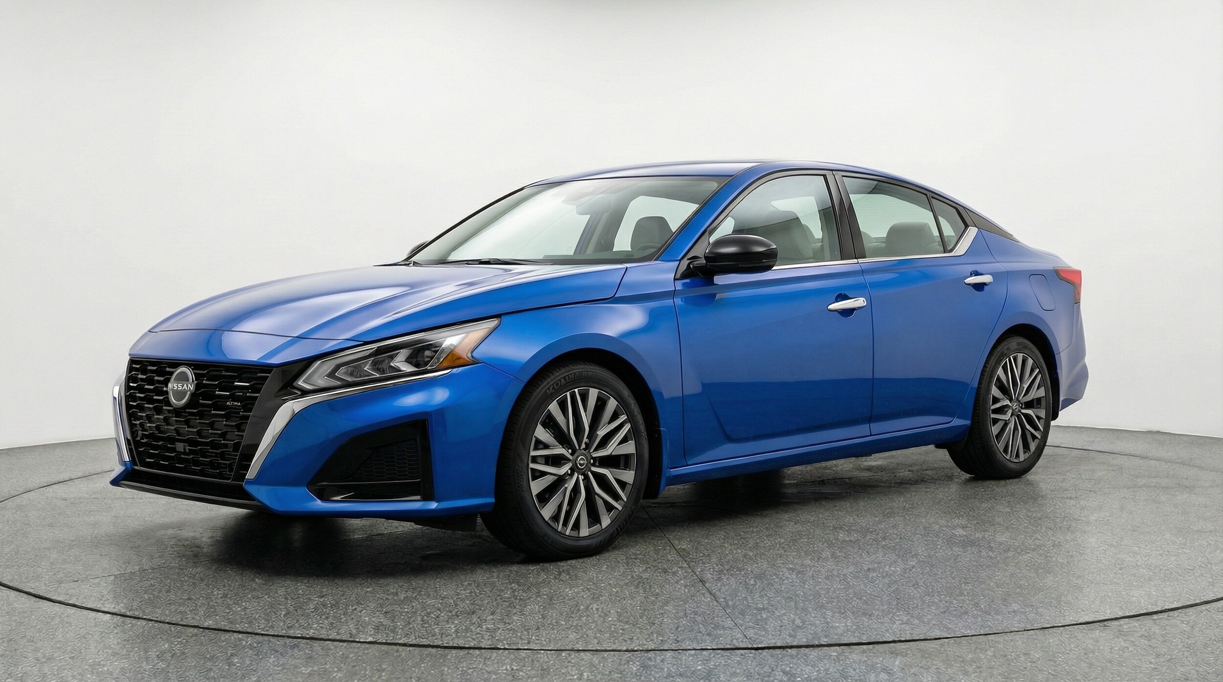 Thumbnail: 2025 Nissan Altima - 3