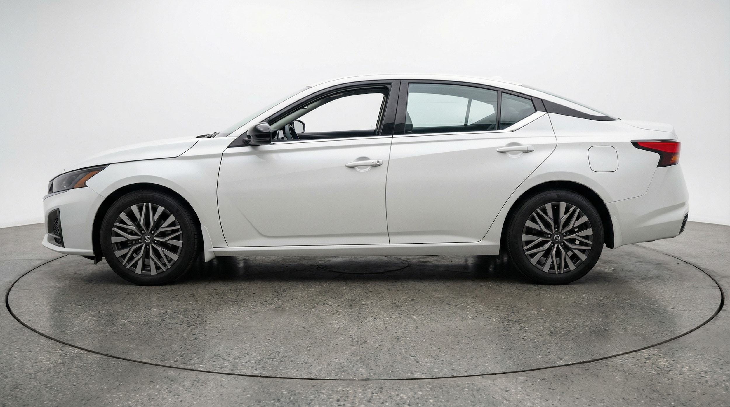 Thumbnail: 2025 Nissan Altima - 4