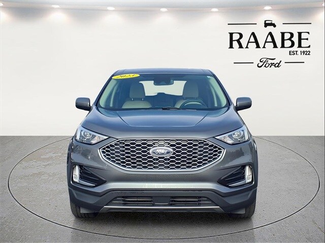 2023 Ford Edge SEL photo 2