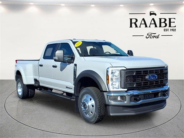 2026 Ford F-450 Super Duty XL's photo