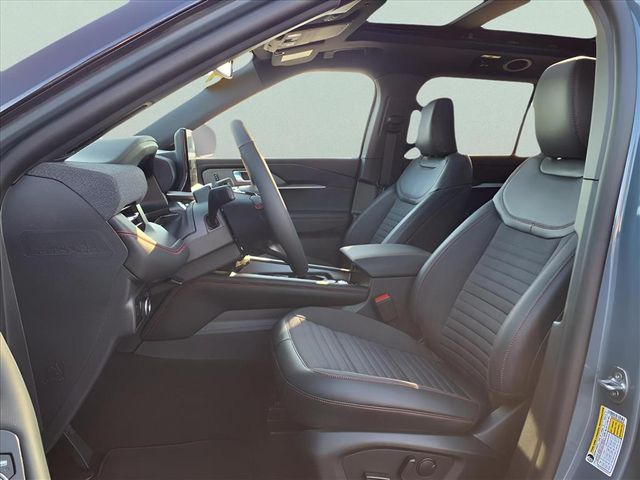 2025 Ford Explorer ST-Line - Photo 11