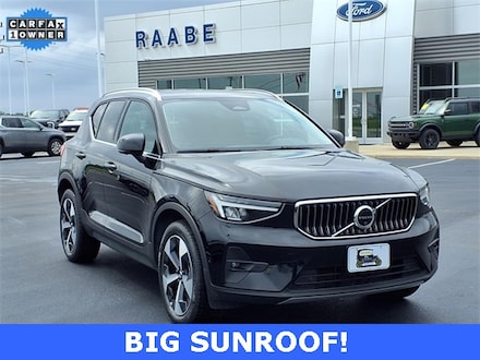 2025 Volvo XC40 B5 Plus Bright Theme SUV