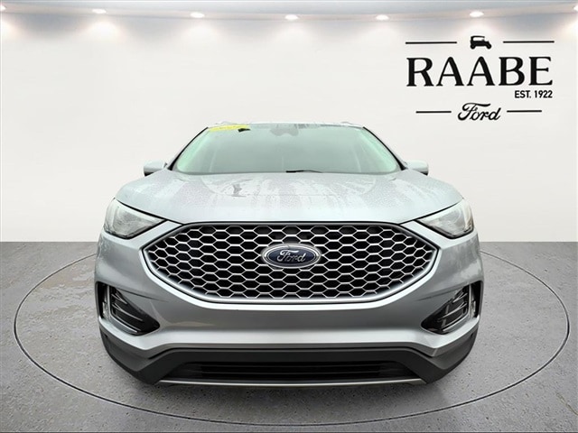 2024 Ford Edge SEL photo 2