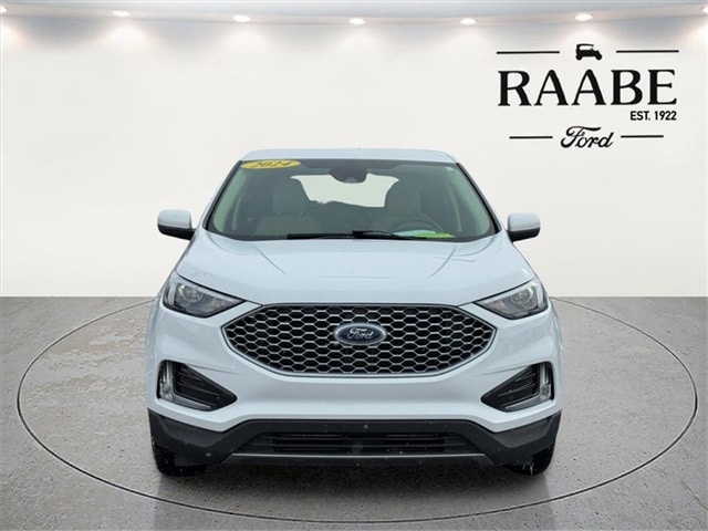 2024 Ford Edge SEL photo 2