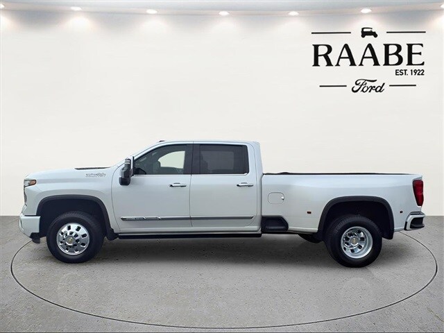 2024 Chevrolet Silverado 3500HD High Country photo 4
