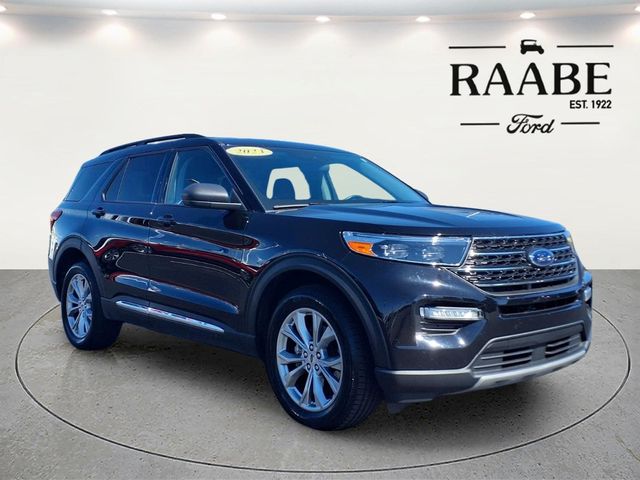 2023 Ford Explorer XLT 4WD's photo