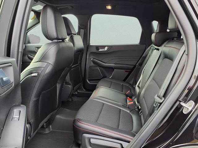 2026 Ford Escape ST-Line - Photo 12