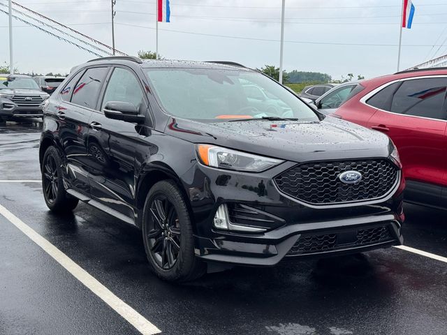2020 Ford Edge ST-Line AWD's photo
