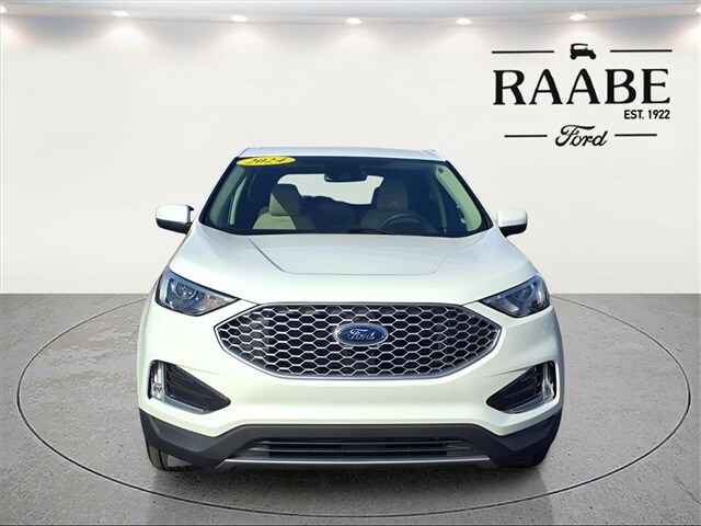 2024 Ford Edge SEL photo 2