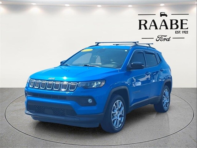 2022 Jeep Compass Latitude Lux photo 2