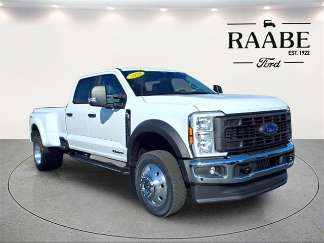 2026 Ford F-450 Super Duty XL's photo