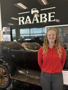 Staff member Amber Shayler from ID_c5024e47367e