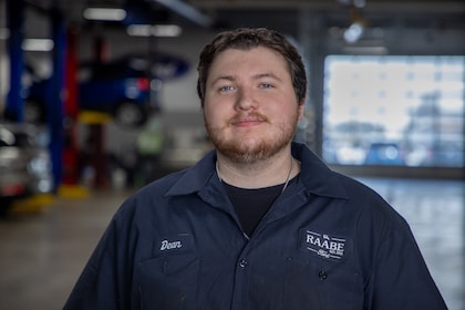 Staff member Dean from ID_f87e25cf74ec