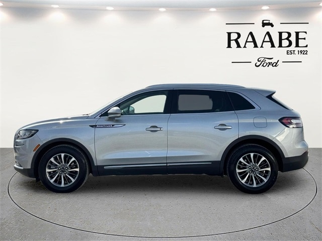 2023 Lincoln Nautilus Standard photo 4