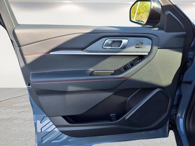 2025 Ford Explorer ST-Line - Photo 15