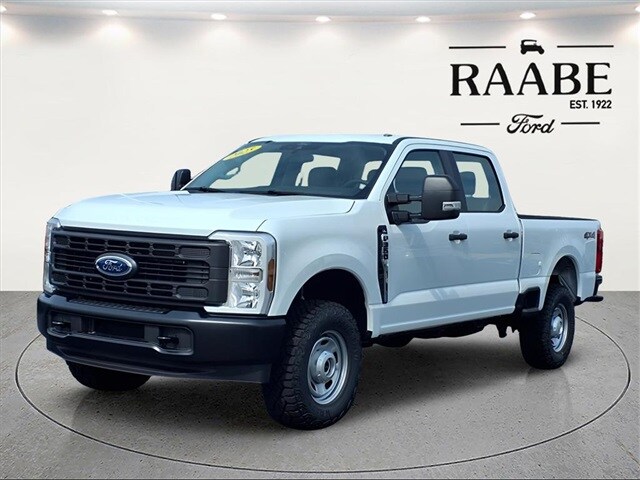 2025 Ford F-350 photo 3