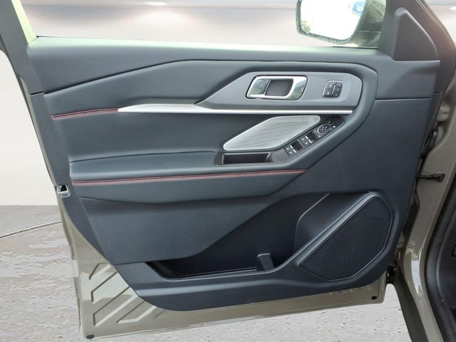 2026 Ford Explorer ST - Photo 15