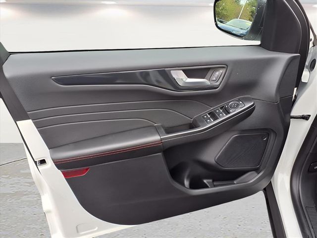 2026 Ford Escape ST-Line - Photo 14