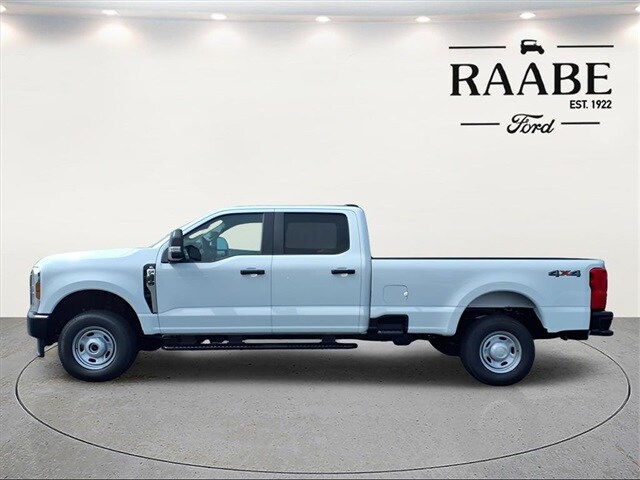2025 Ford F-350 photo 4