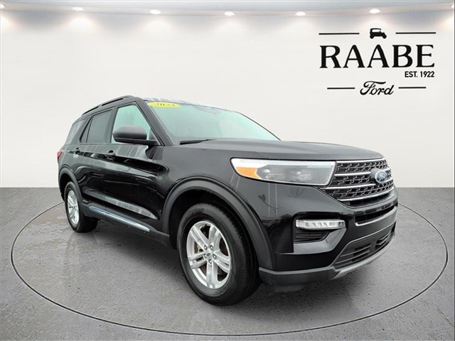 2023 Ford Explorer XLT's photo