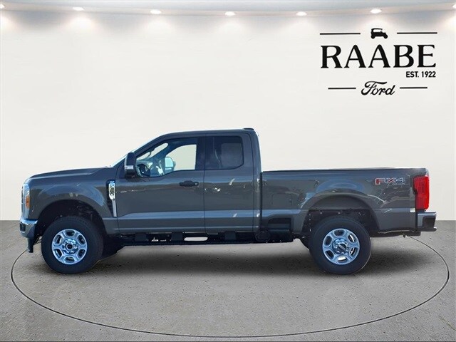 2026 Ford F-350 XLT photo 4