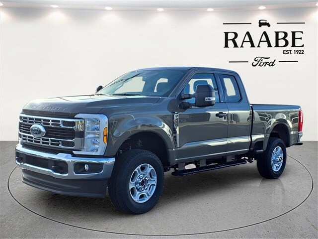 2026 Ford F-350 XLT photo 3