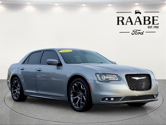 2015 Chrysler 300 S's photo