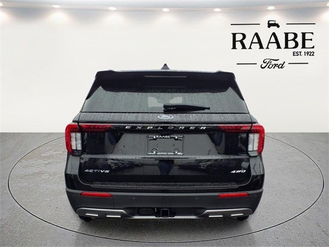 2026 Ford Explorer photo 3