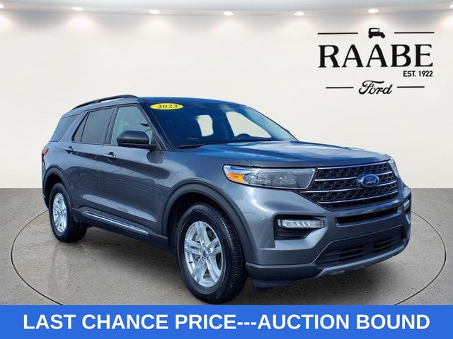 2023 Ford Explorer XLT 4WD's photo