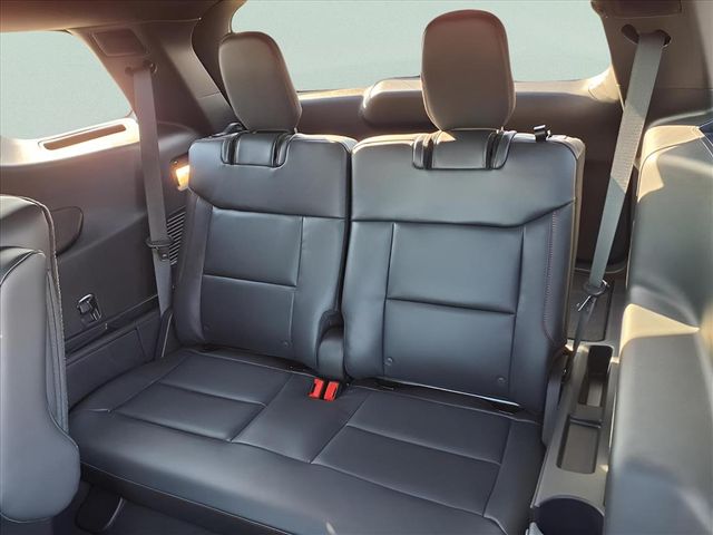 2025 Ford Explorer ST-Line - Photo 13