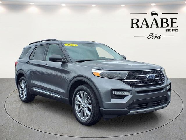 2023 Ford Explorer XLT 4WD's photo