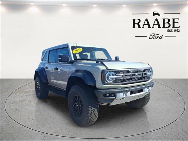 2025 Ford Bronco SUV 