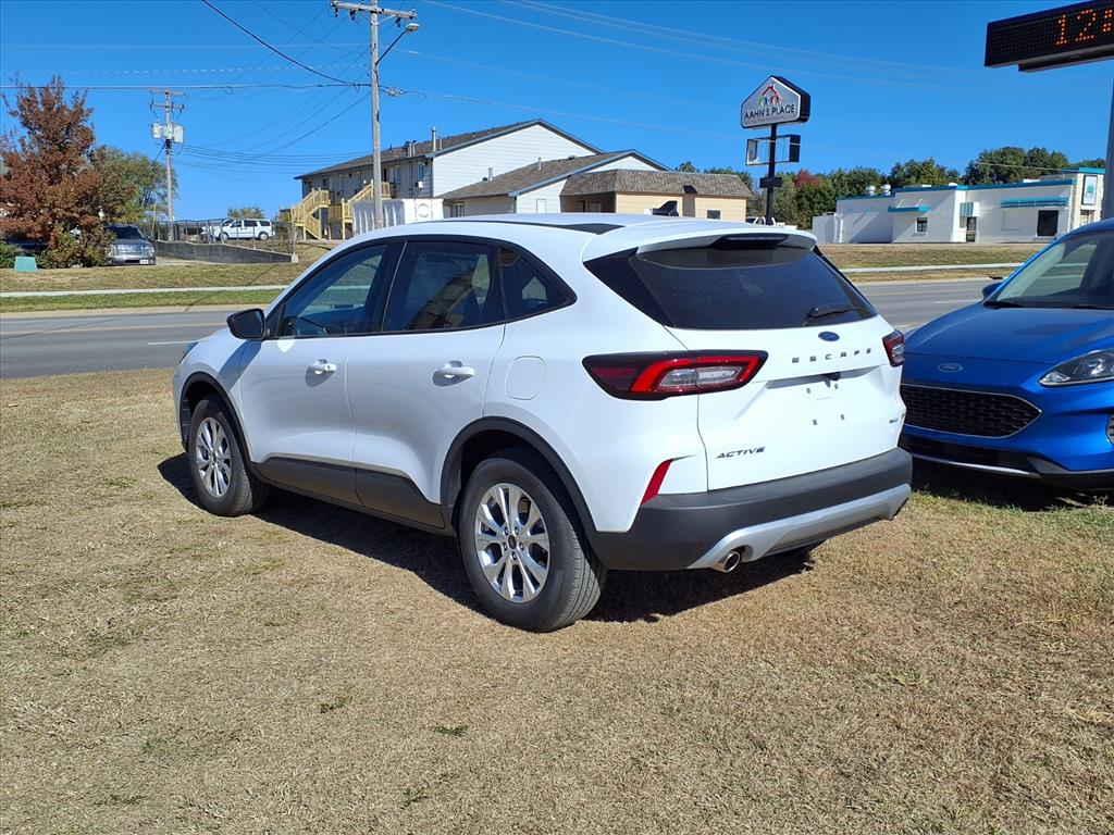 2025 Ford Escape Active photo 2