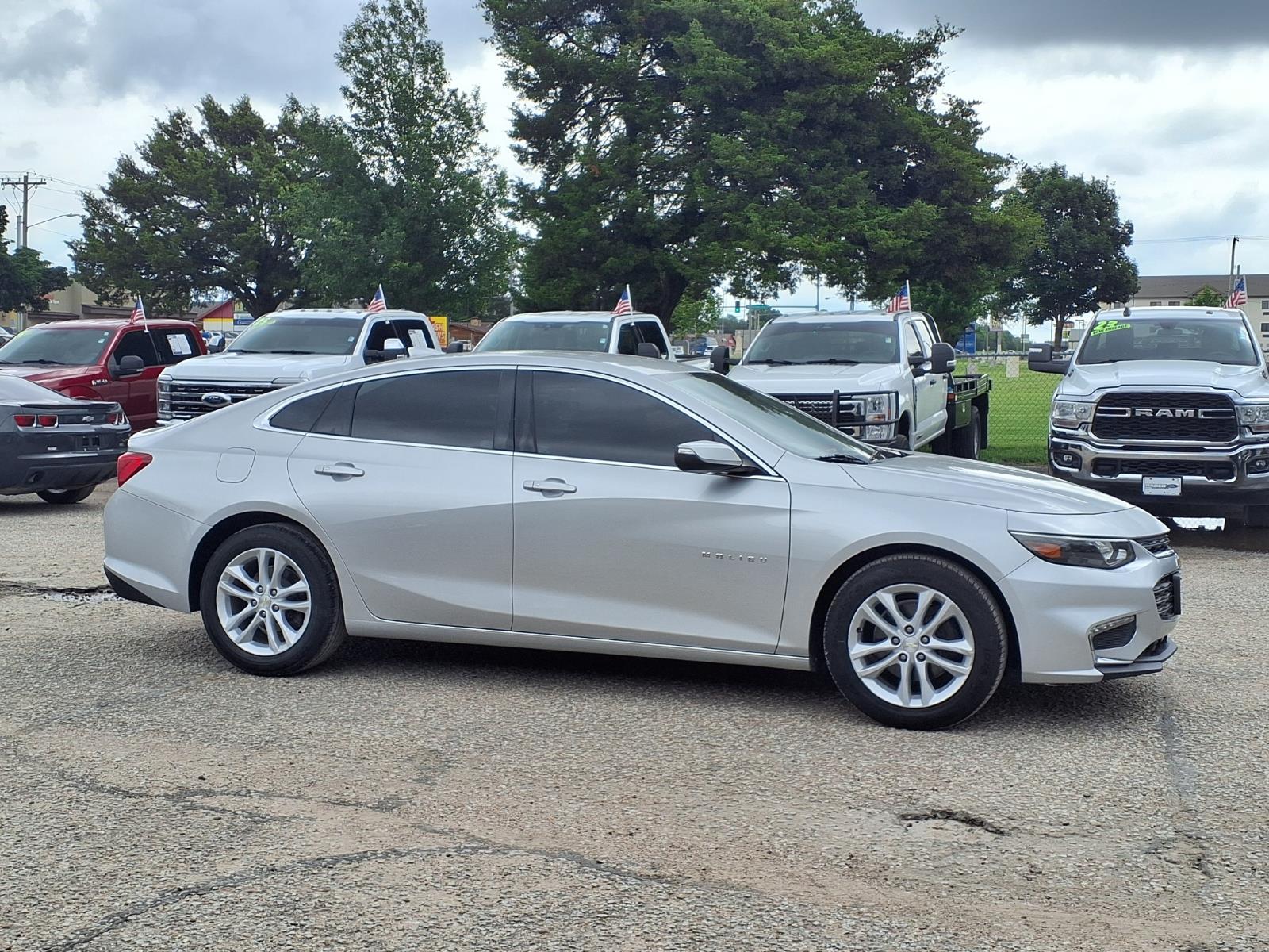 Used 2017 Chevrolet Malibu 1LT with VIN 1G1ZE5ST3HF238021 for sale in Wellington, KS