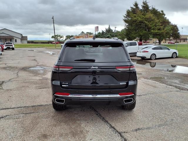 2023 Jeep Grand Cherokee Overland photo 2