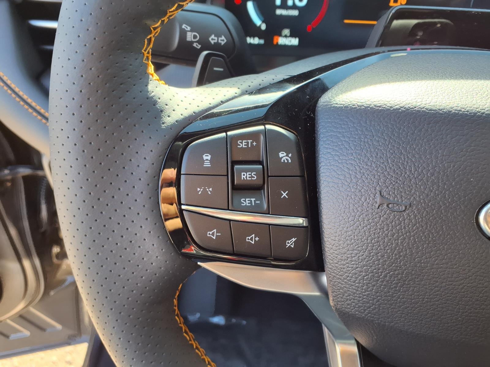 2026 Ford Explorer Tremor - Photo 14
