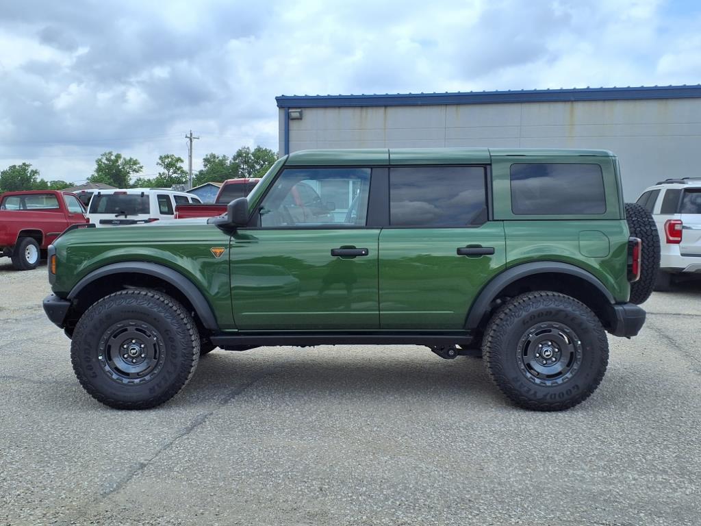 2025 Ford Bronco Badlands photo 2