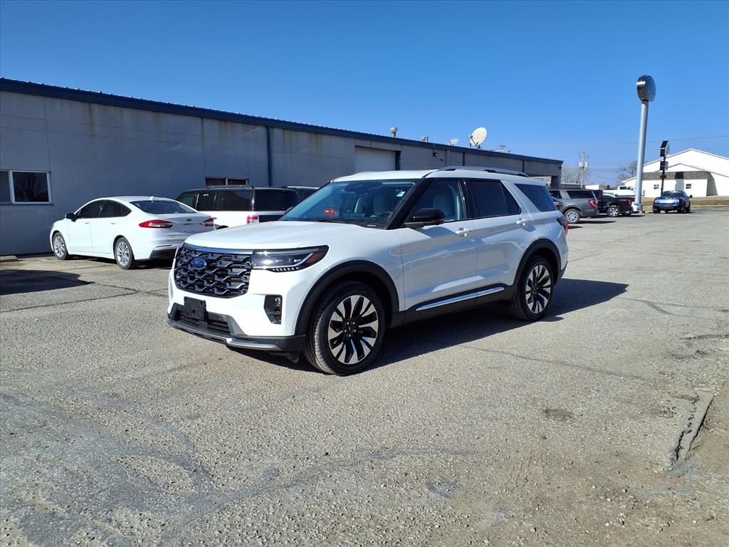 2026 Ford Explorer Platinum's photo
