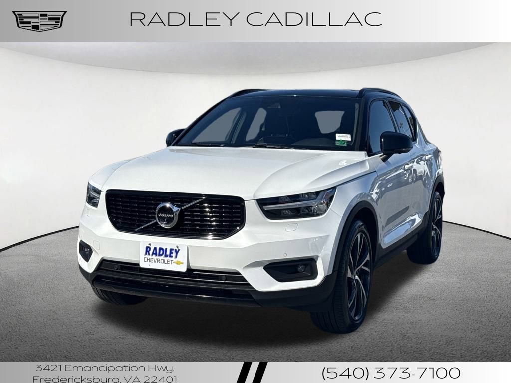 2020 Volvo XC40 R-Design's photo