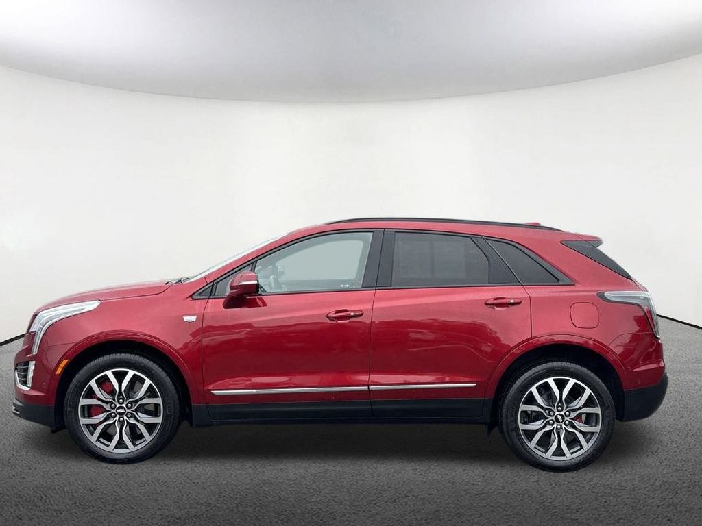 2023 Cadillac XT5 Sport photo 2