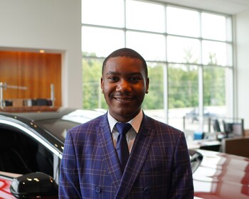 Staff member Dae'Chaun Scott from ID_7f9153305460