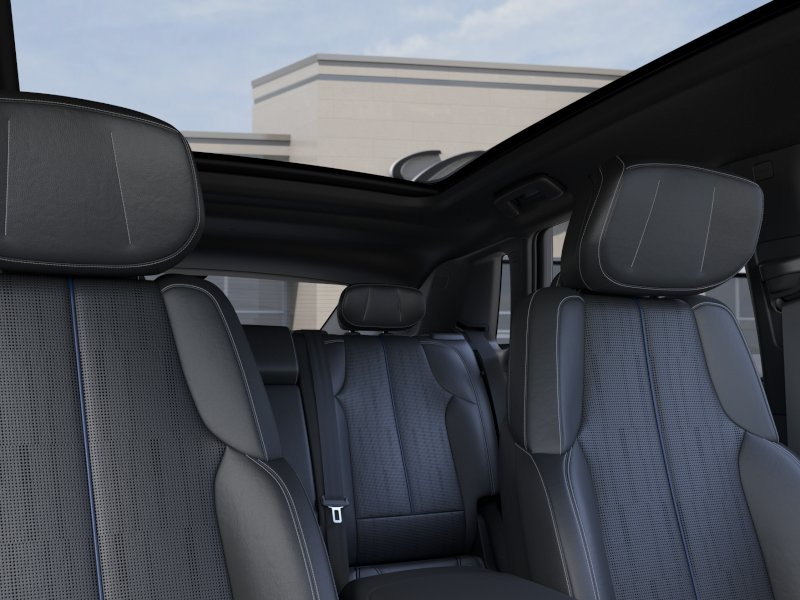 2027 Cadillac LYRIQ Luxury - Photo 24