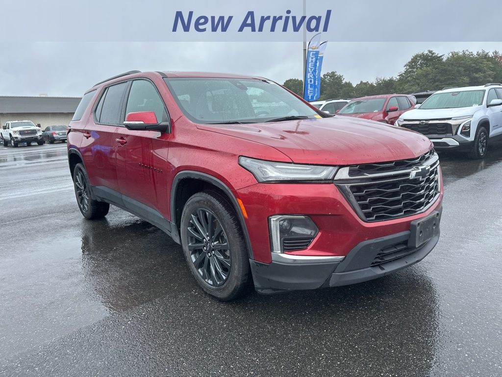 2023 Chevrolet Traverse RS photo 2