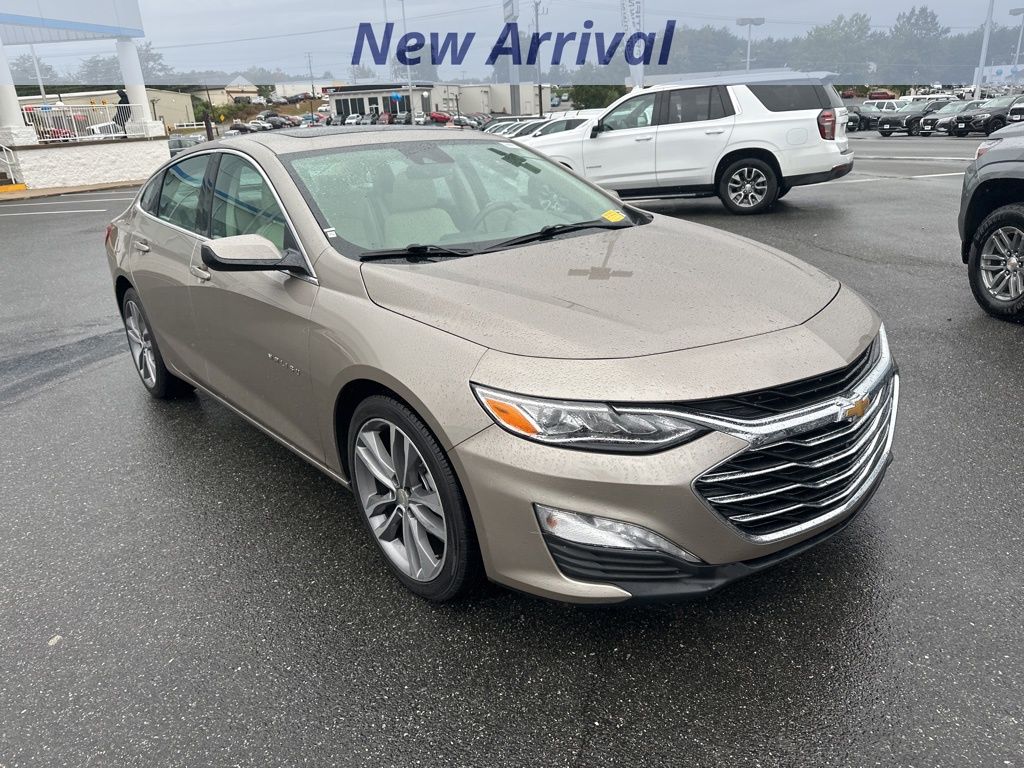 2024 Chevrolet Malibu Premier 2LT photo 2
